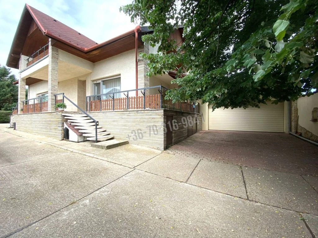 Eladó Családi ház, Dunakeszi,  Nincs megadva, 270nm, 295000000 Ft