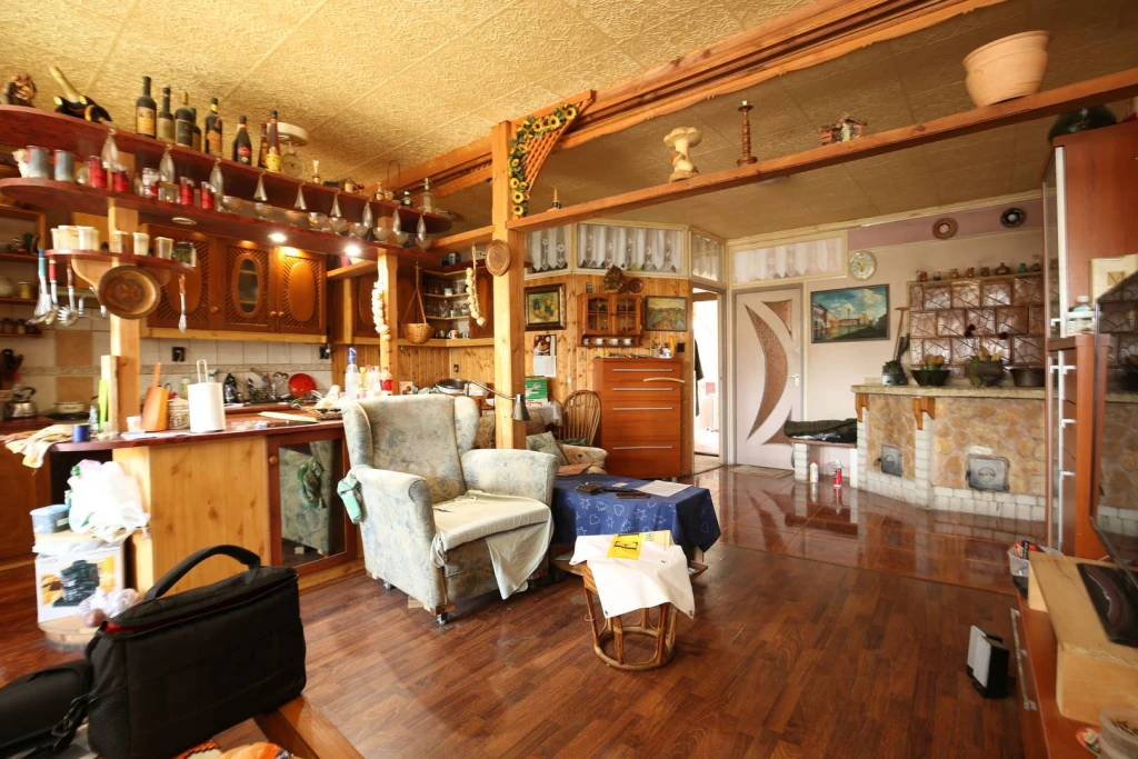 Eladó Házrész, Vác, Kisvác, 298nm, 99000000 Ft