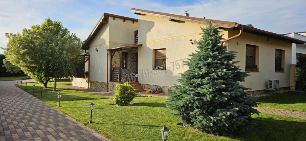 For rent house, Szomód