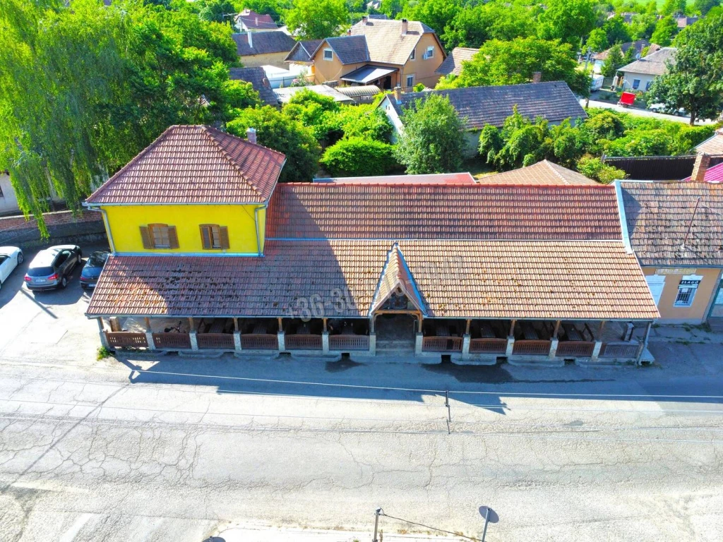 Eladó Vendéglő, étterem, Vámosmikola, 115nm, 128000000 Ft