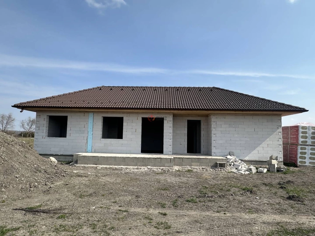 Eladó Ikerház, Iszkaszentgyörgy, 113nm, 79900000 Ft