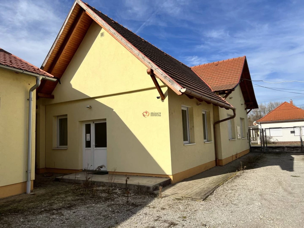 Eladó Gyárépület, Marcali,  Nincs megadva, 561nm, 159900000 Ft