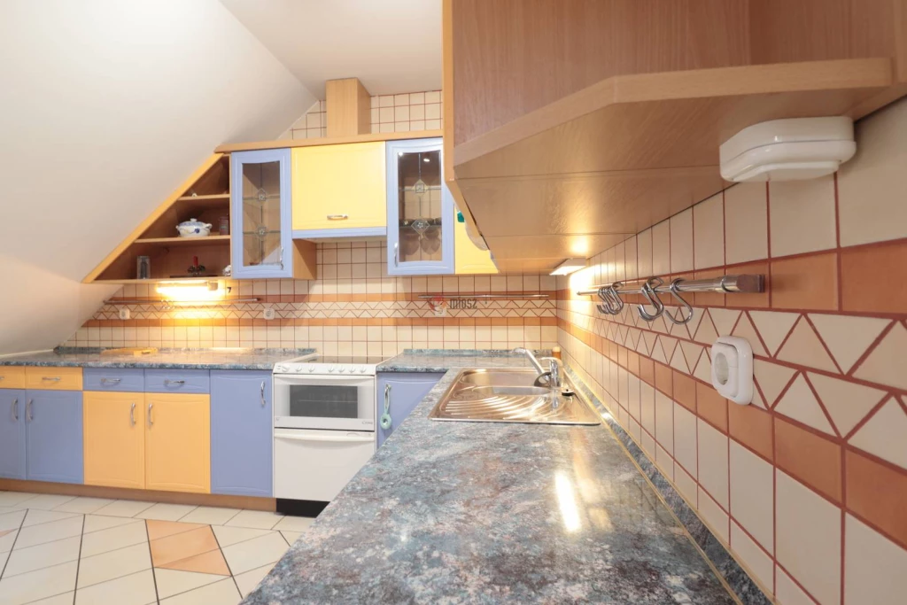 Eladó Téglalakás, Orosháza, Belváros, 72nm, 32000000 Ft