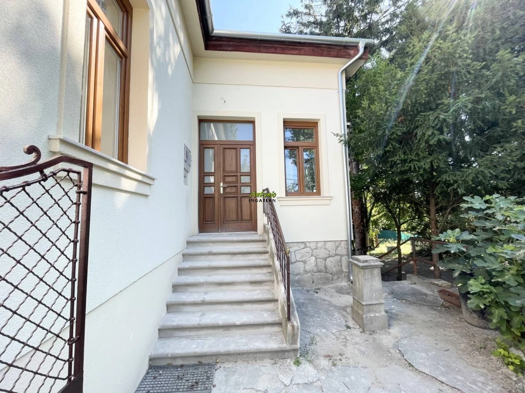 Eladó Villa, kastély, Sopron, Alsólőverek, 295nm, 229000000 Ft