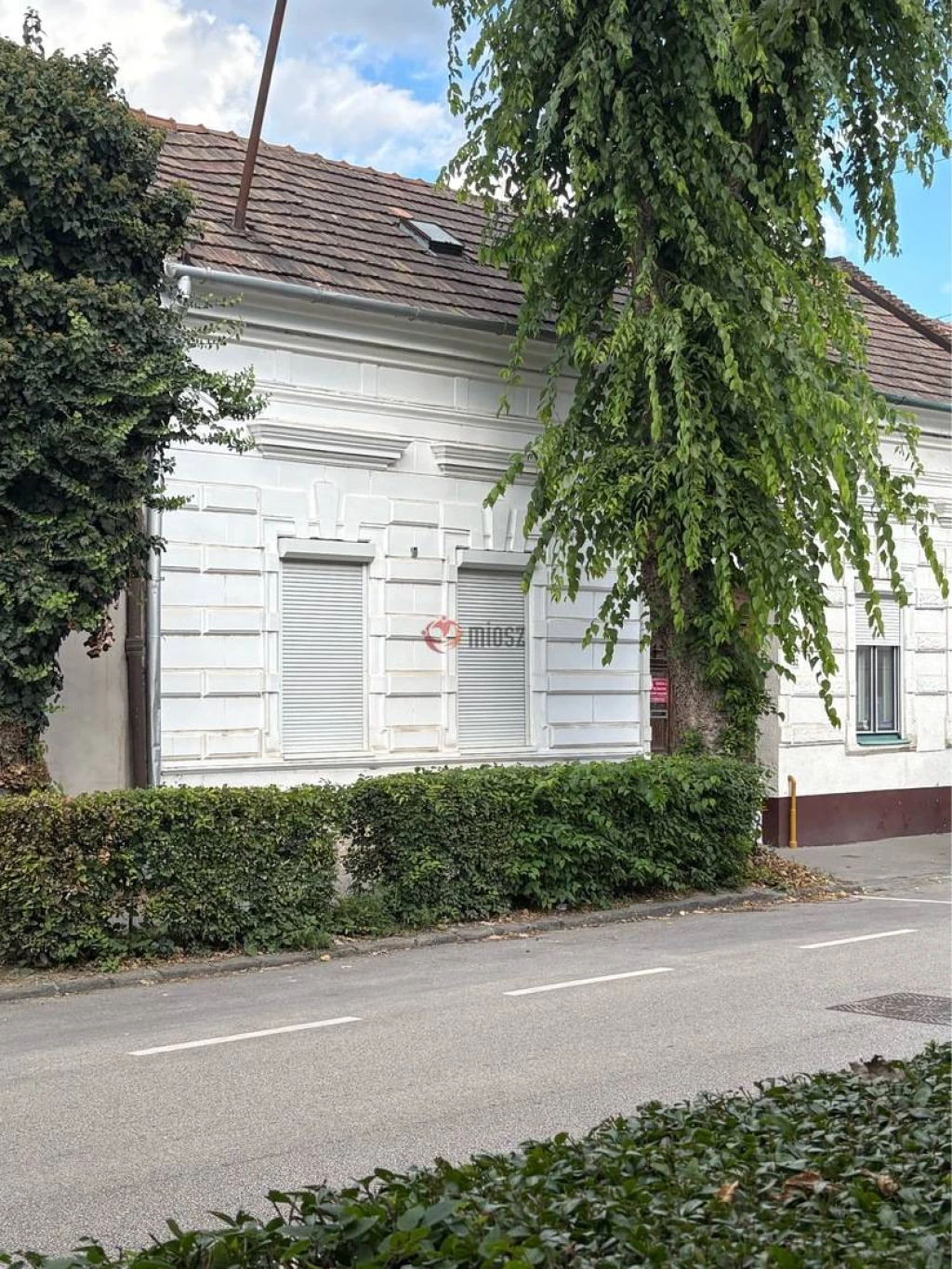 c3-1-name c2-1-name, Vác, Burgundia