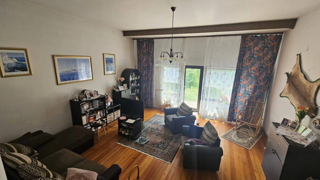 c3-1-name c2-82-name, Budakeszi, Barackos