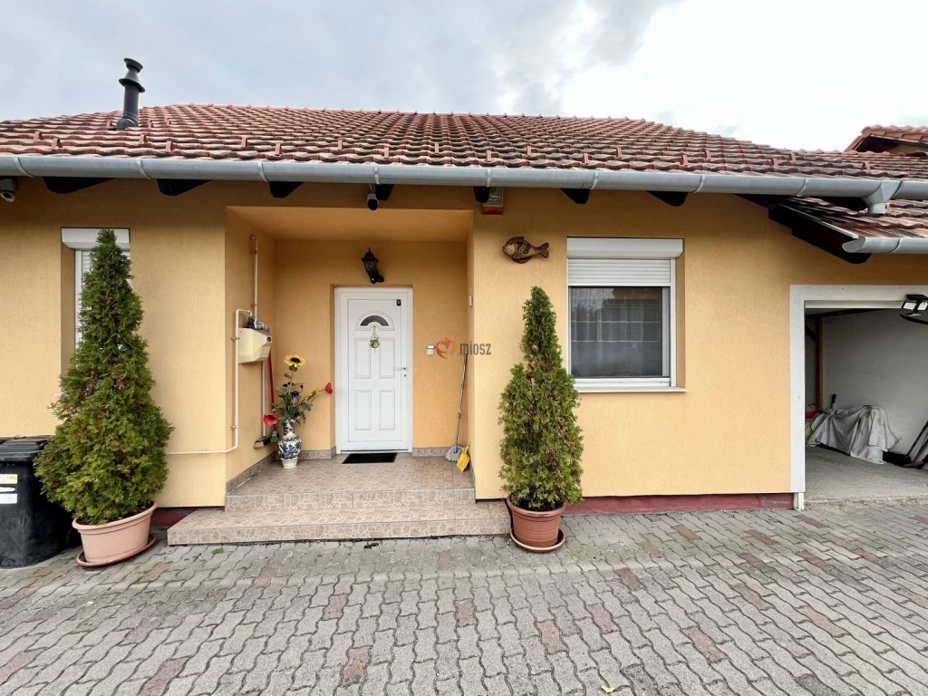 Eladó Sorház, Székesfehérvár, Maroshegy, 83nm, 94900000 Ft