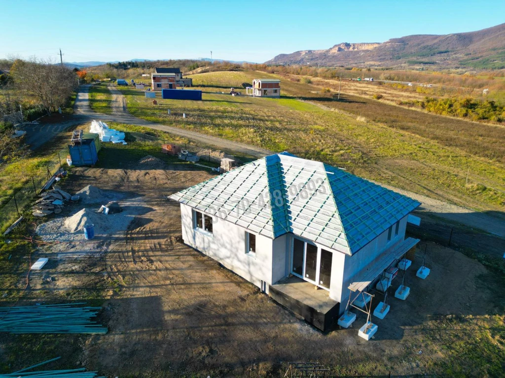 c3-1-name c2-1-name, Vác, Bácska