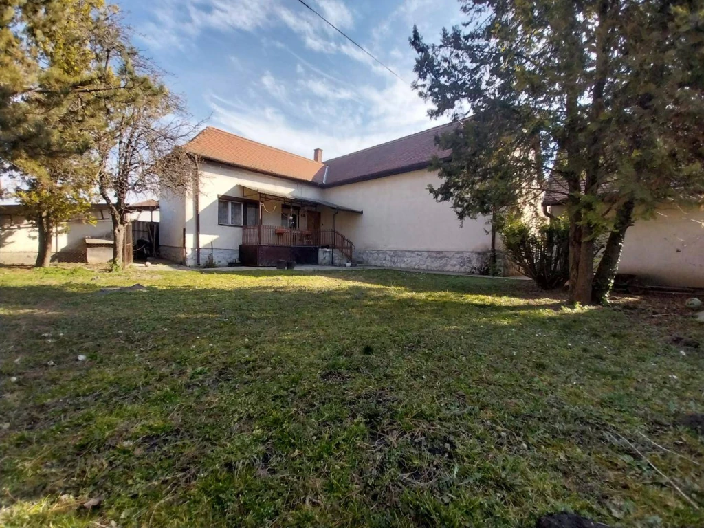 Eladó Családi ház, Komárom, 80nm, 64490000 Ft