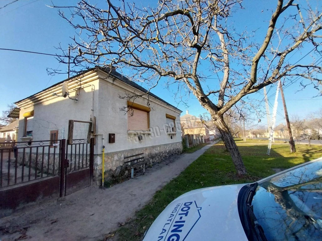 For sale house, Ácsteszér