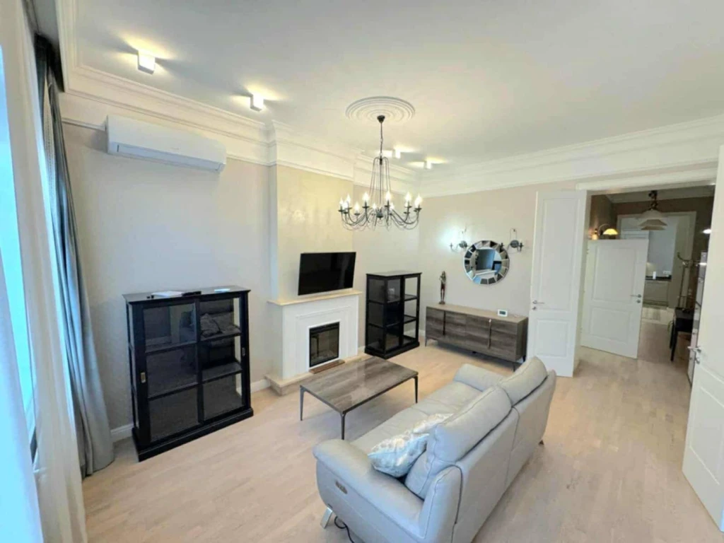 Eladó Téglalakás, Budapest V. kerület, Belváros, Petőfi Sándor u., 2nm, 149900000 Ft