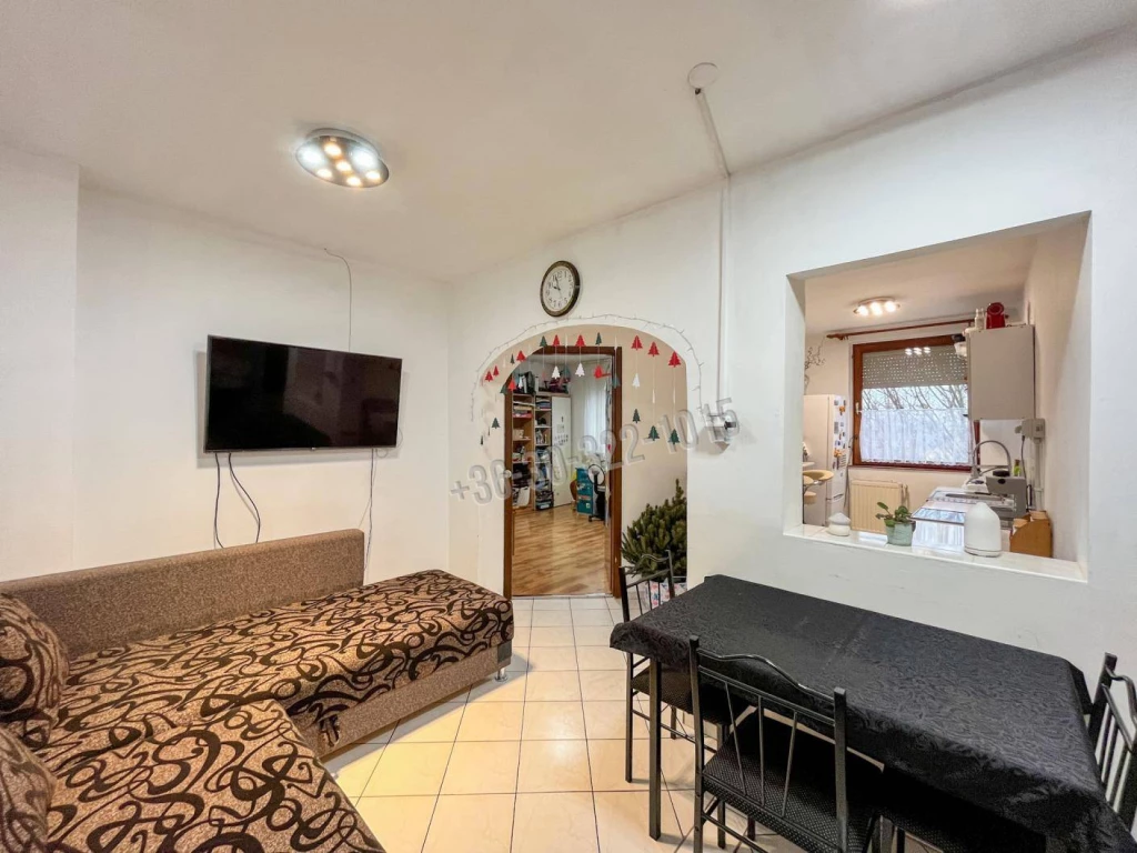 c3-1-name c2-19-name, Komárom