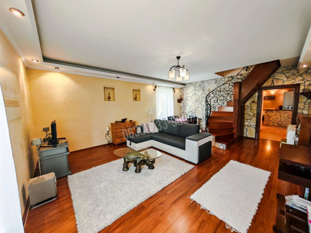 Kiadó Téglalakás, Tata, 94nm, 280000 Ft