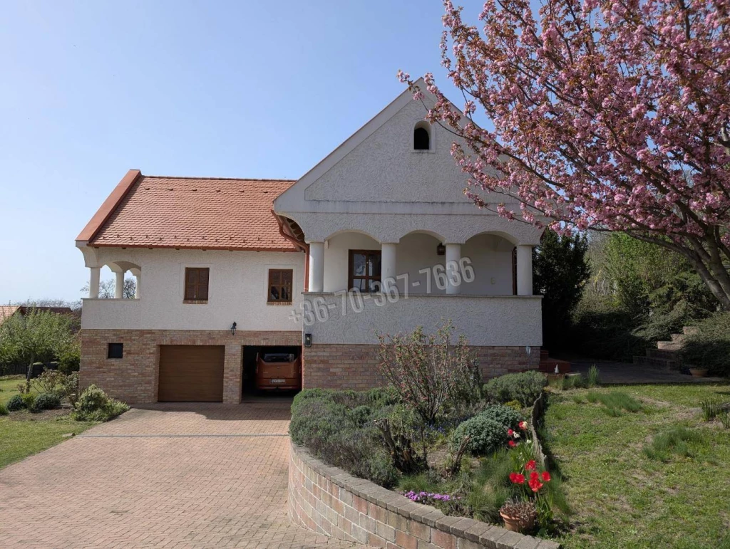 For sale house, Vértessomló