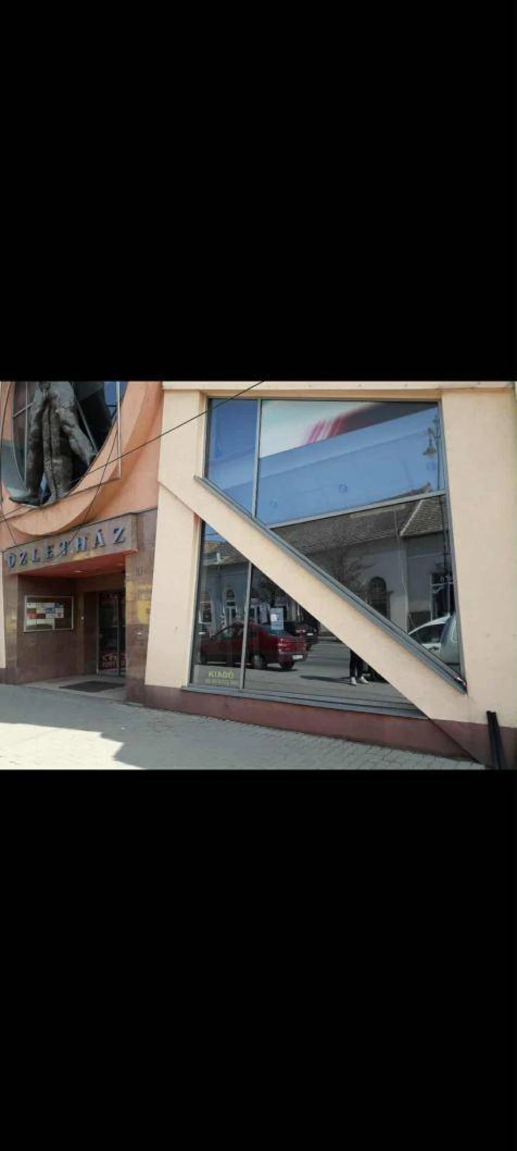 Kiadó Üzlet, Komárom, 37nm, 150000 Ft