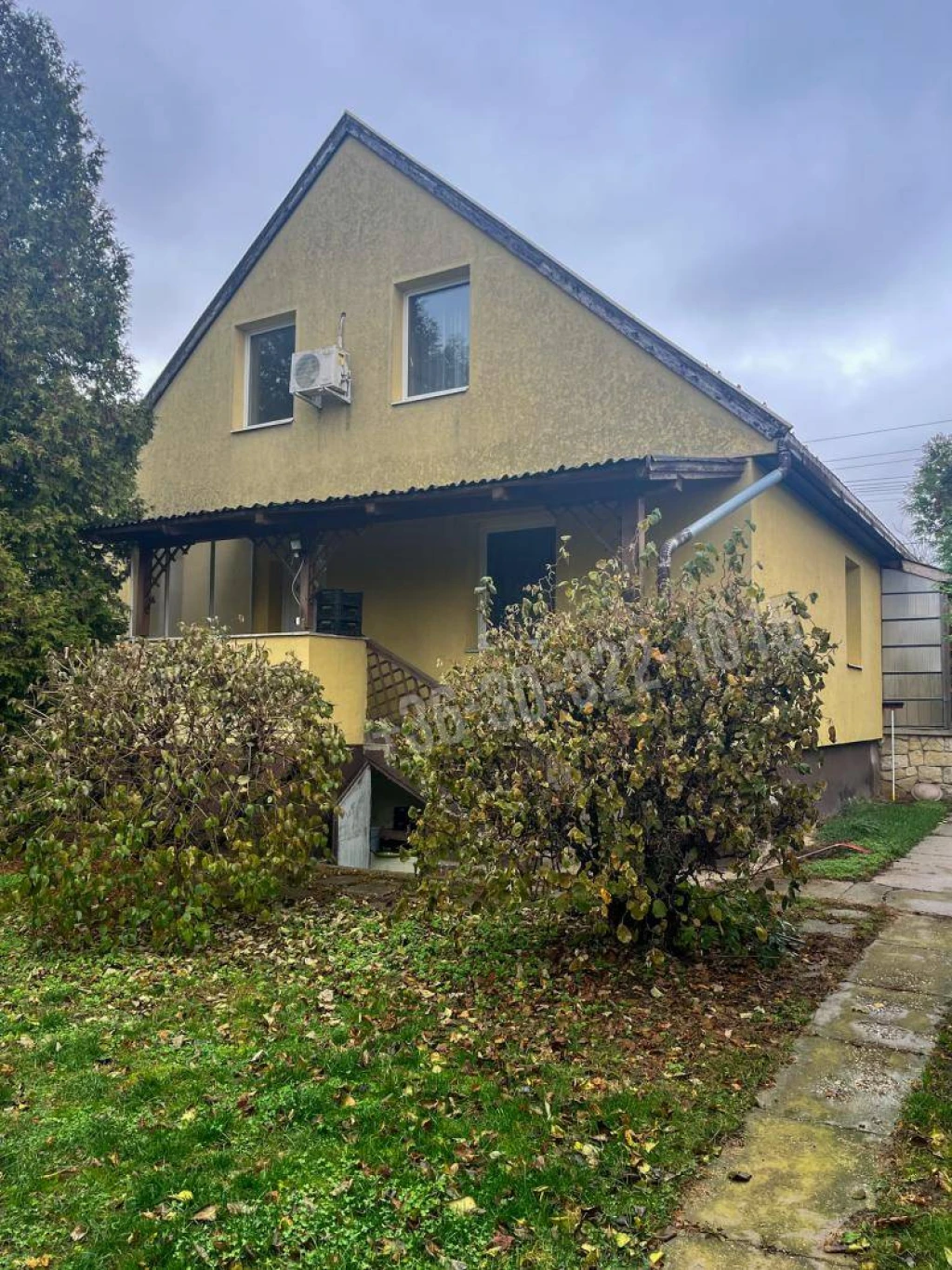 c3-1-name c2-1-name, Vértesszőlős