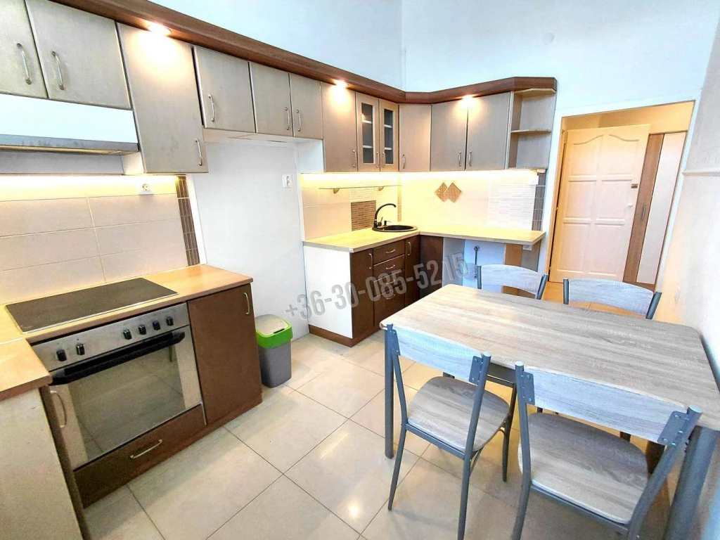 For sale brick flat, Komárom