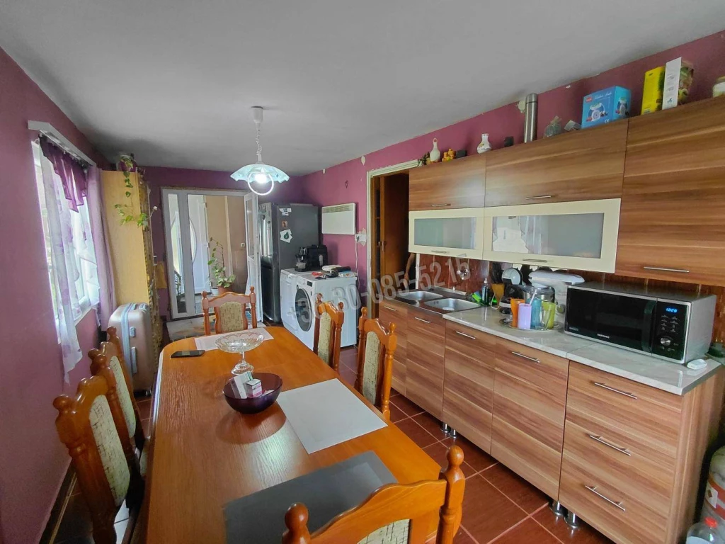 For sale house, Császár