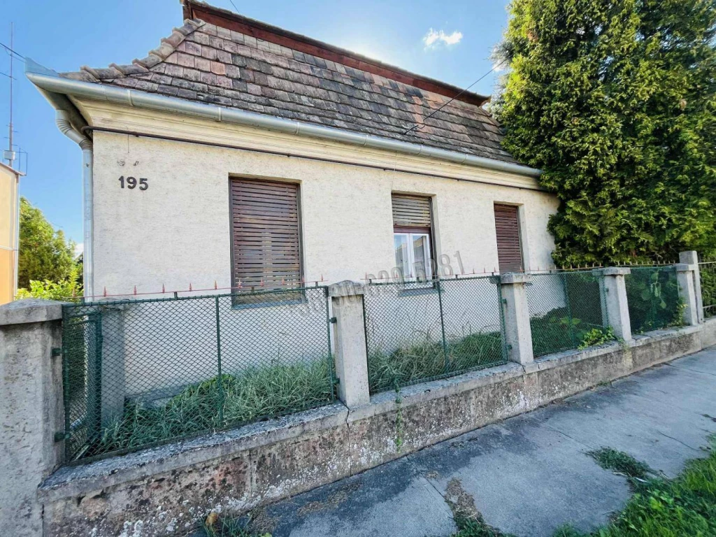 For sale house, Naszály