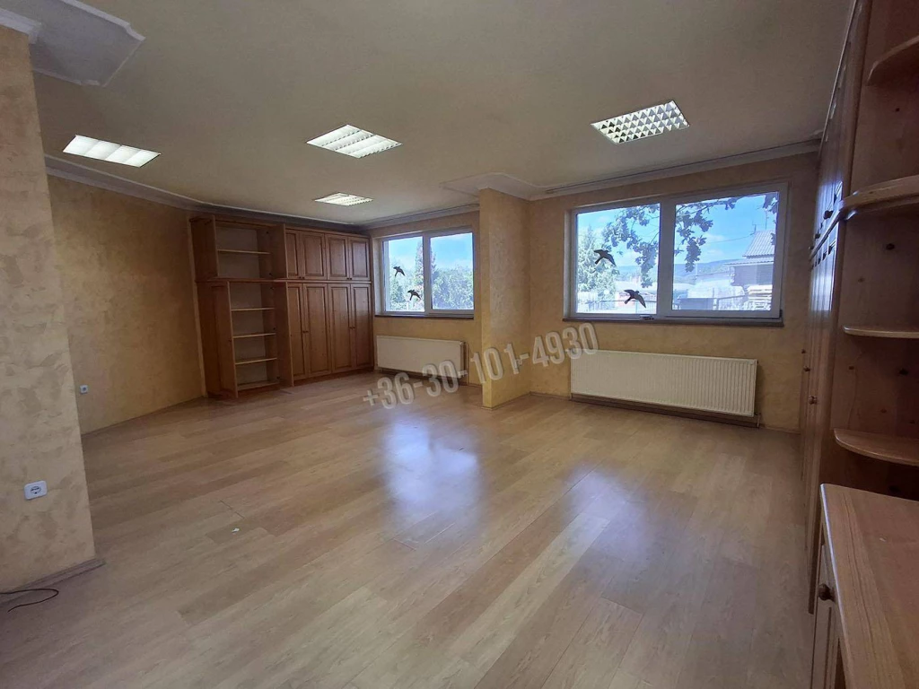 Kiadó Gyárépület, Tatabánya, 400nm, 800000 Ft