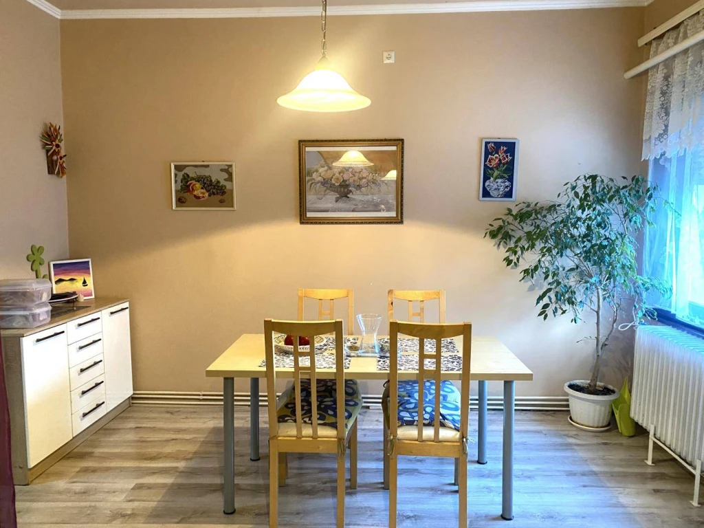 Eladó Családi ház, Ács, 191nm, 65000000 Ft