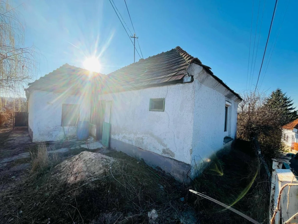 Eladó Családi ház, Tarján, 45nm, 23990000 Ft