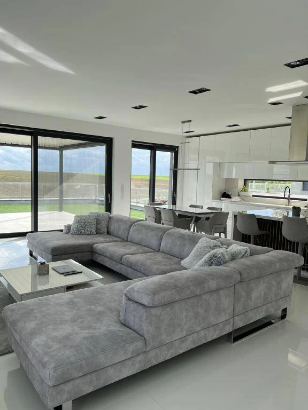 Eladó Téglalakás, Tata, 204nm, 159990000 Ft