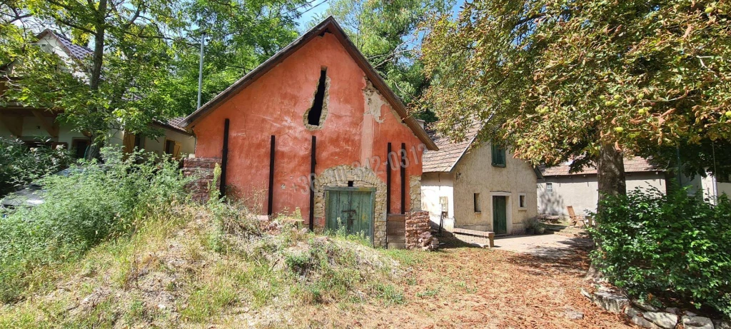 c3-1-name c2-63-name, Süttő