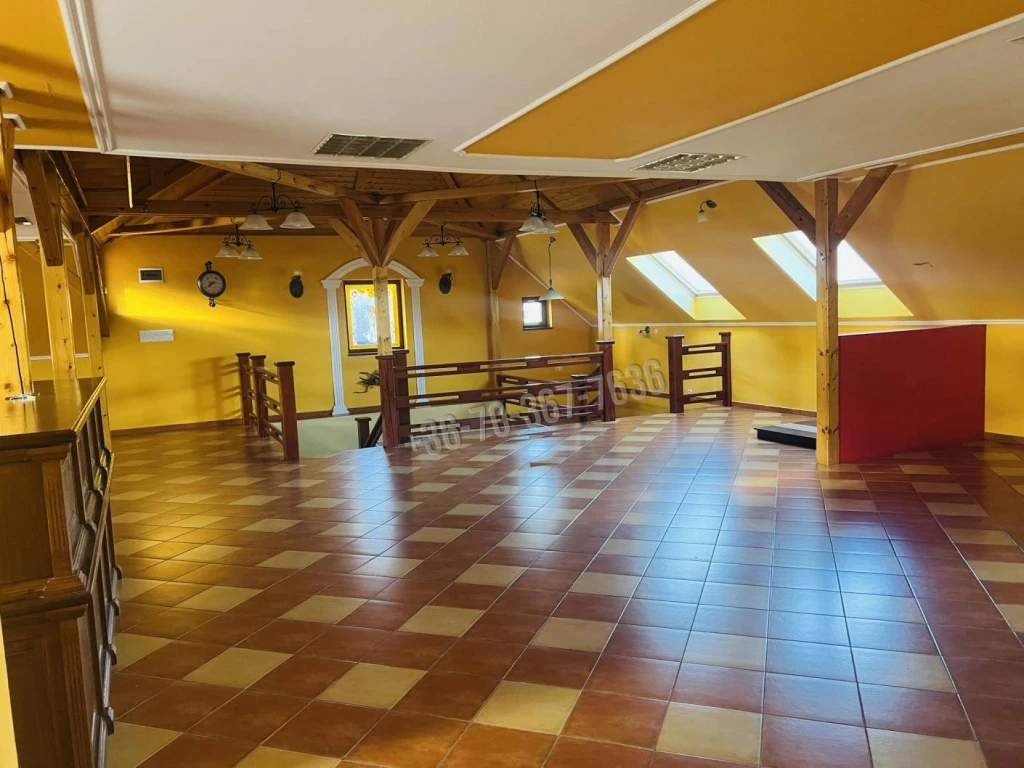 For rent store, Tata