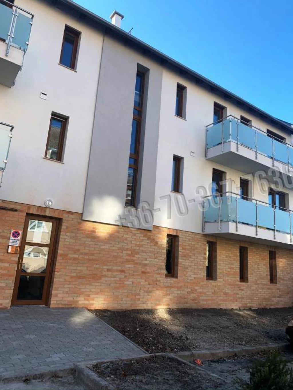 For rent brick flat, Tata