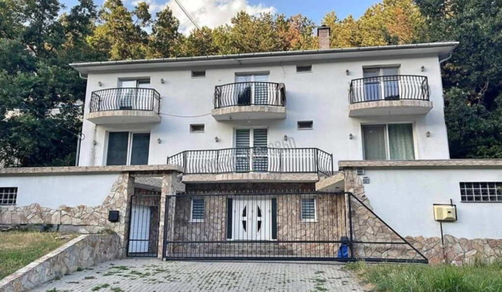 Eladó Családi ház, Diósd, Diósdliget, 388nm, 350000000 Ft