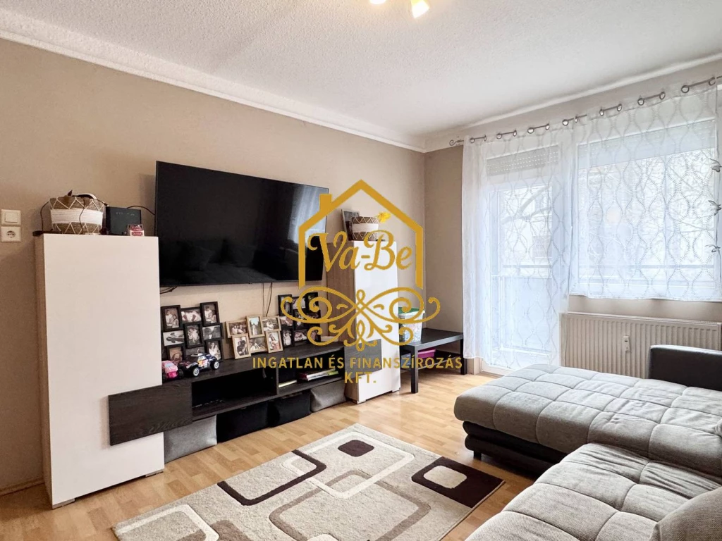 c3-1-name c2-20-name, Eger, Felsőváros