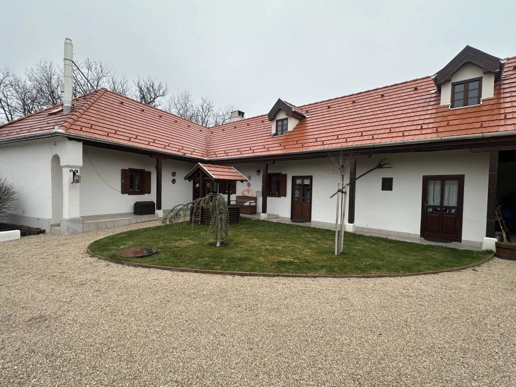 For sale house, Vértesacsa