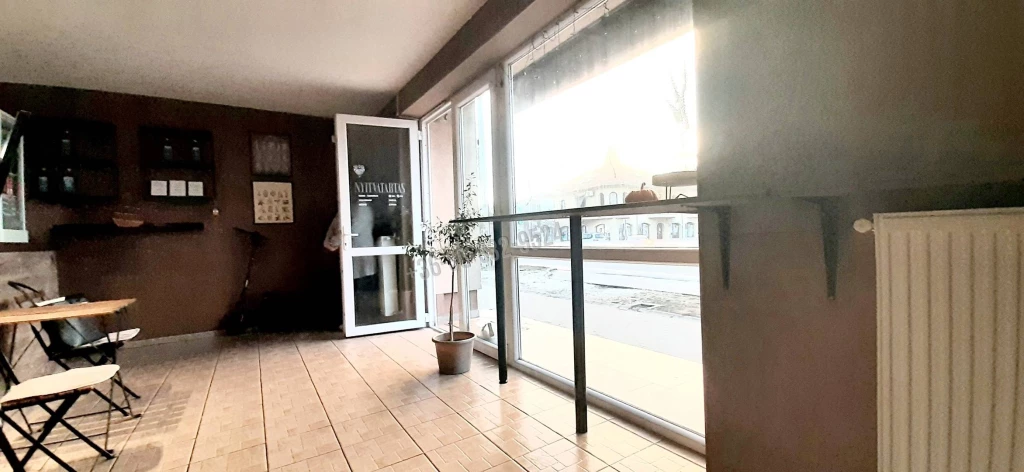 Eladó Üzlet, Dunakeszi, Városközpont, 47nm, 59900000 Ft