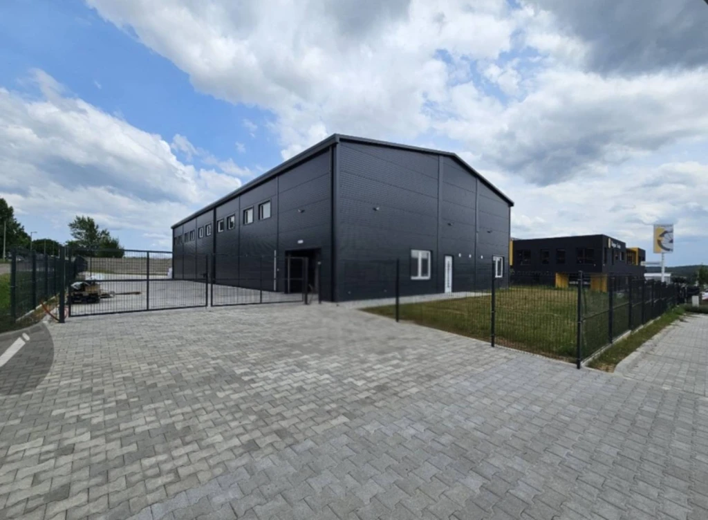 Eladó Gyárépület, Gödöllő, Ipari park, 567nm, 243000000 Ft