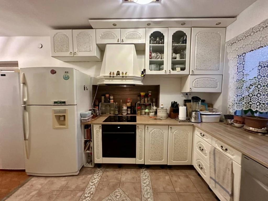 c3-1-name c2-1-name, Székesfehérvár, Maroshegy