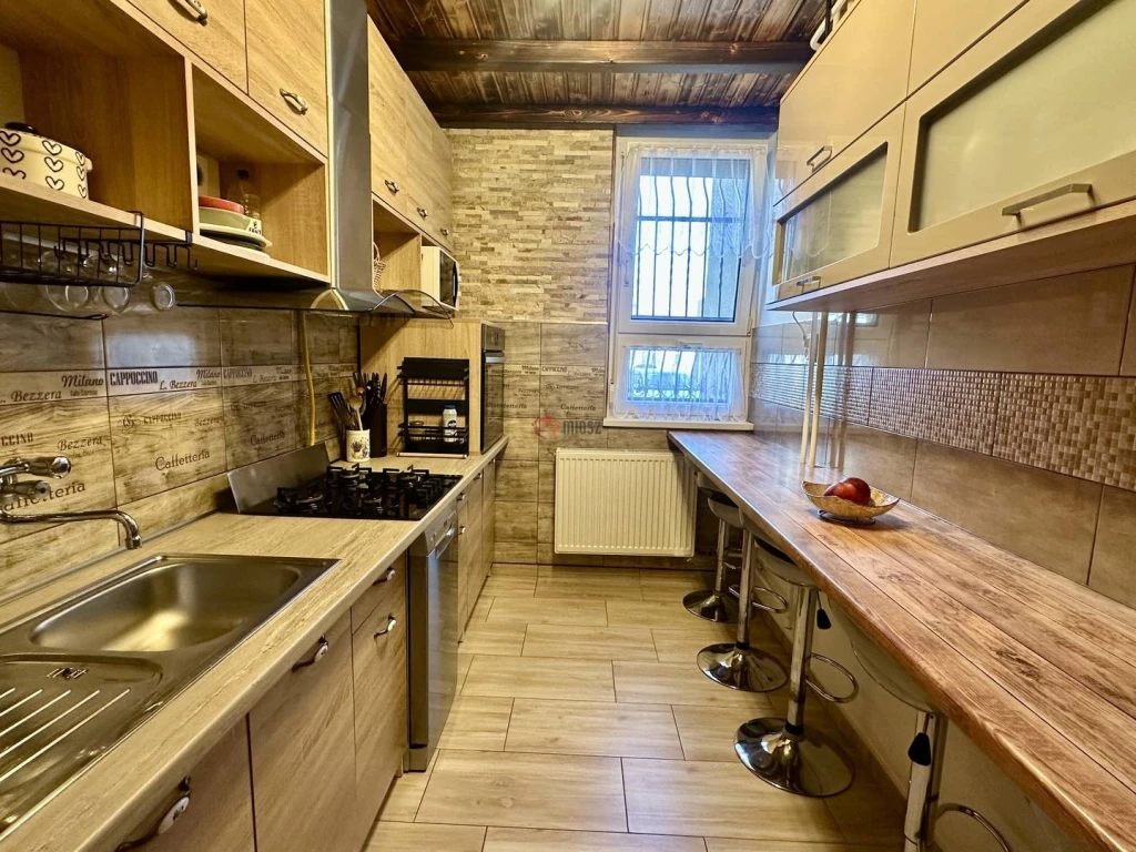 Eladó Téglalakás, Székesfehérvár, Búrtelep, Erzsébet út, 55nm, 59900000 Ft