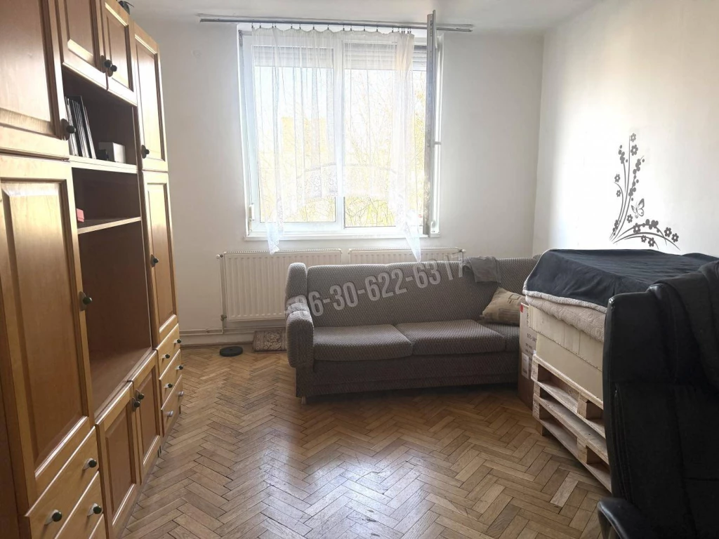 Eladó Téglalakás, Komárom, 27nm, 29900000 Ft