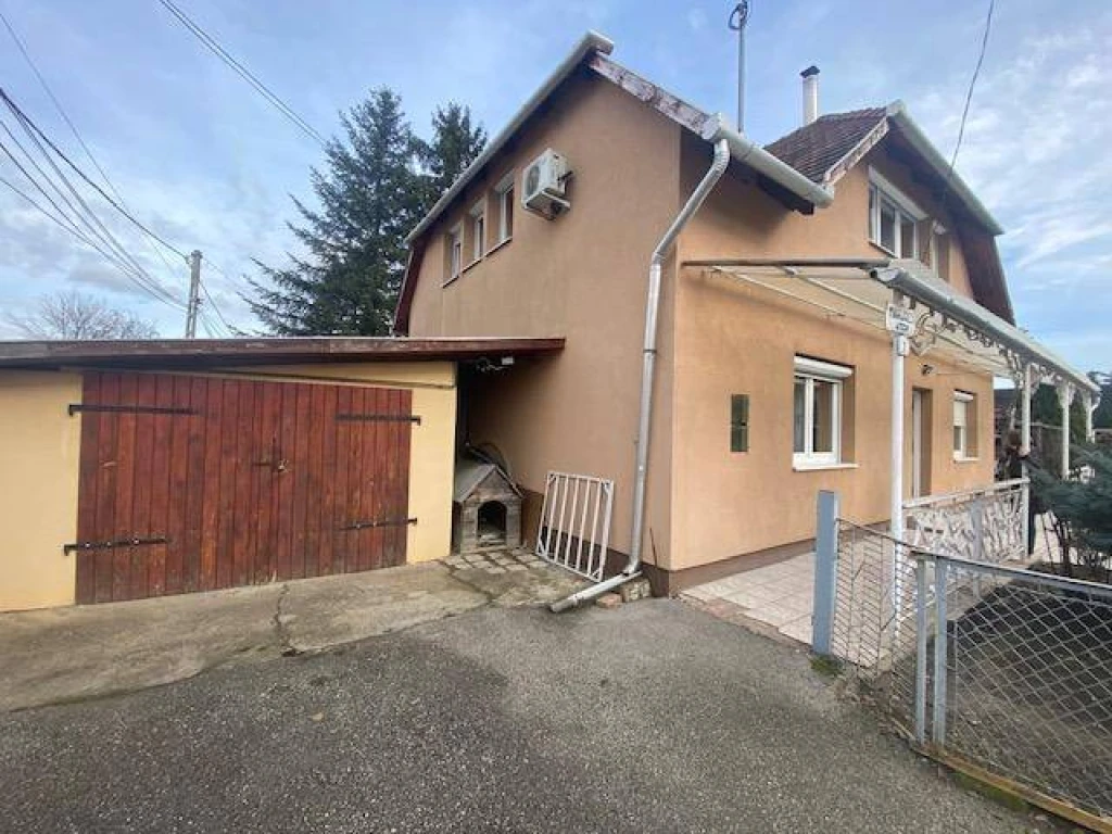 Eladó Családi ház, Tatabánya, 130nm, 89990000 Ft