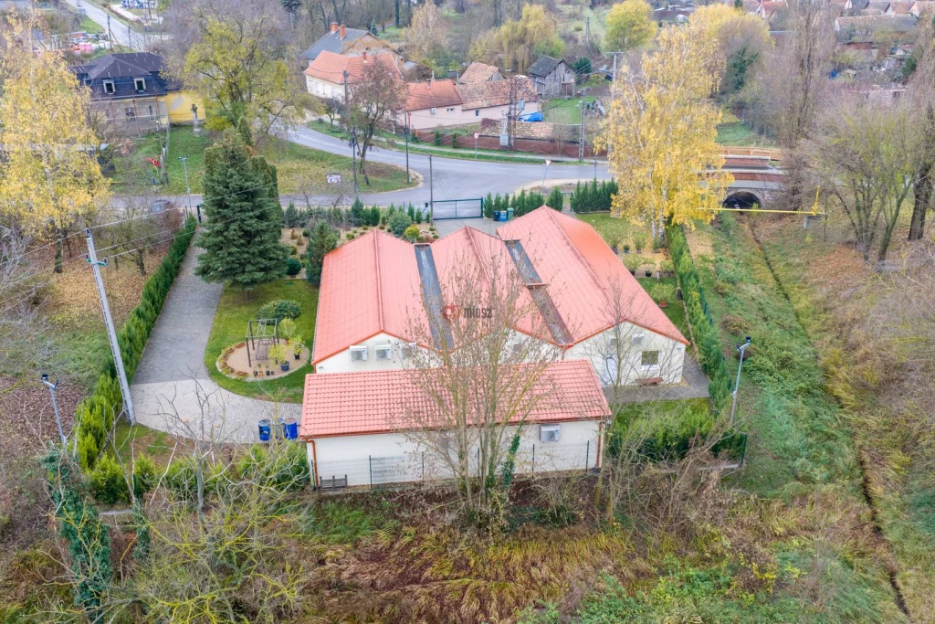 Eladó Gyárépület, Lovasberény,  Nincs megadva, 306nm, 119900000 Ft