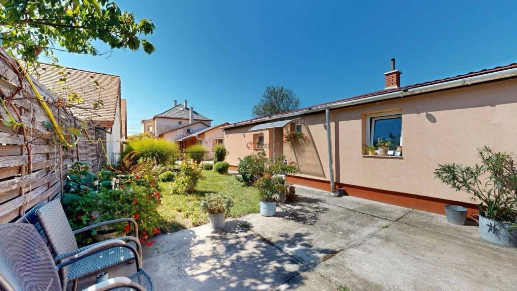 Eladó Családi ház, Székesfehérvár, Belváros és környéke, Szent Gellért utca, 265nm, 198800000 Ft