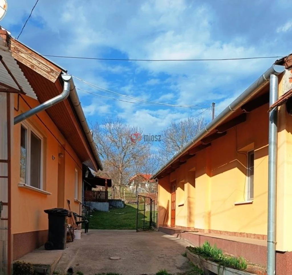 Eladó Házrész, Szokolya,  Nincs megadva, 123nm, 59900000 Ft