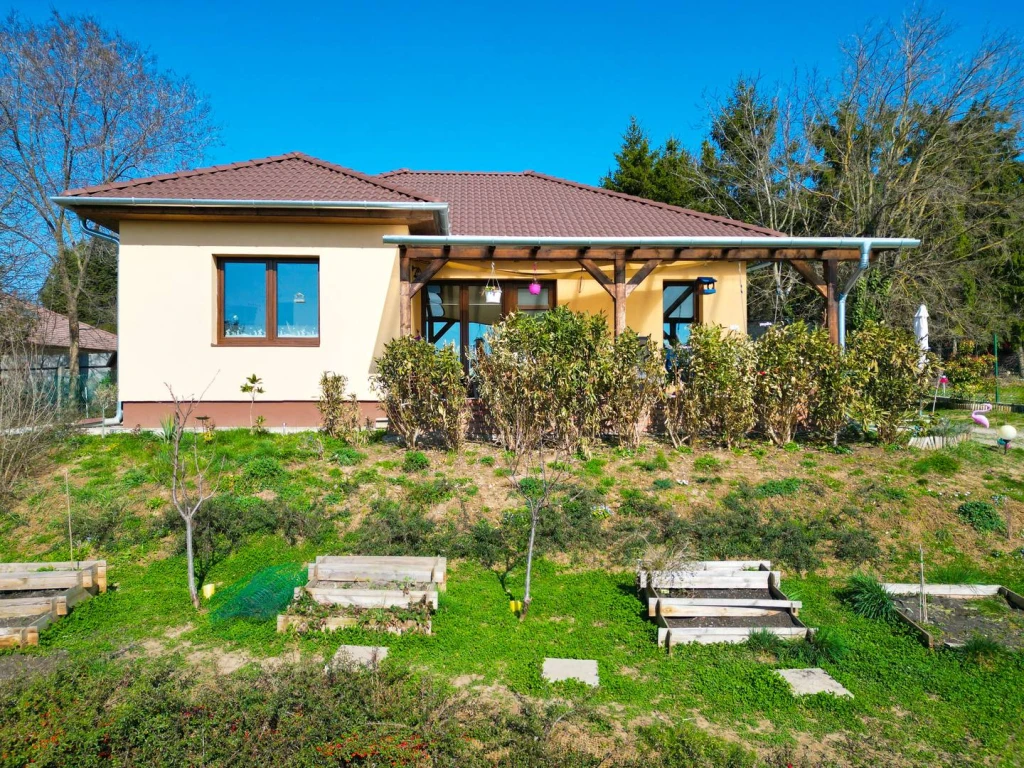 Eladó Családi ház, Vác, Deákvár, 213nm, 240000000 Ft