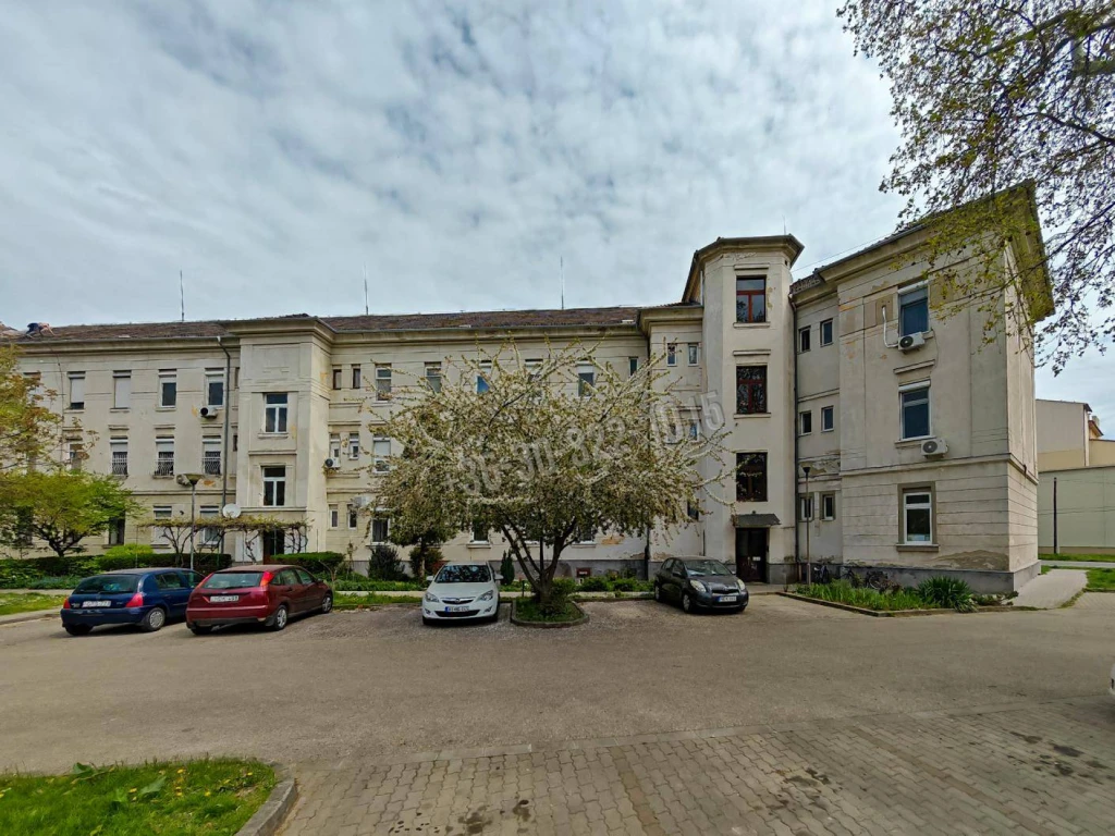 Eladó Téglalakás, Komárom, 55nm, 40000000 Ft