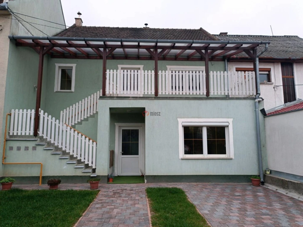 Kiadó Családi ház, Vác, Deákvár, 200nm, 400000 Ft