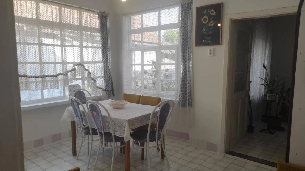 Eladó Családi ház, Mocsa, 96nm, 33900000 Ft