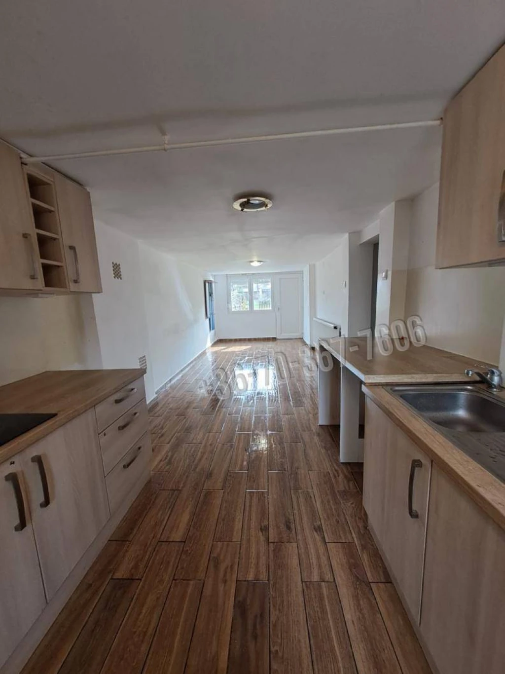 c3-1-name c2-82-name, Komárom