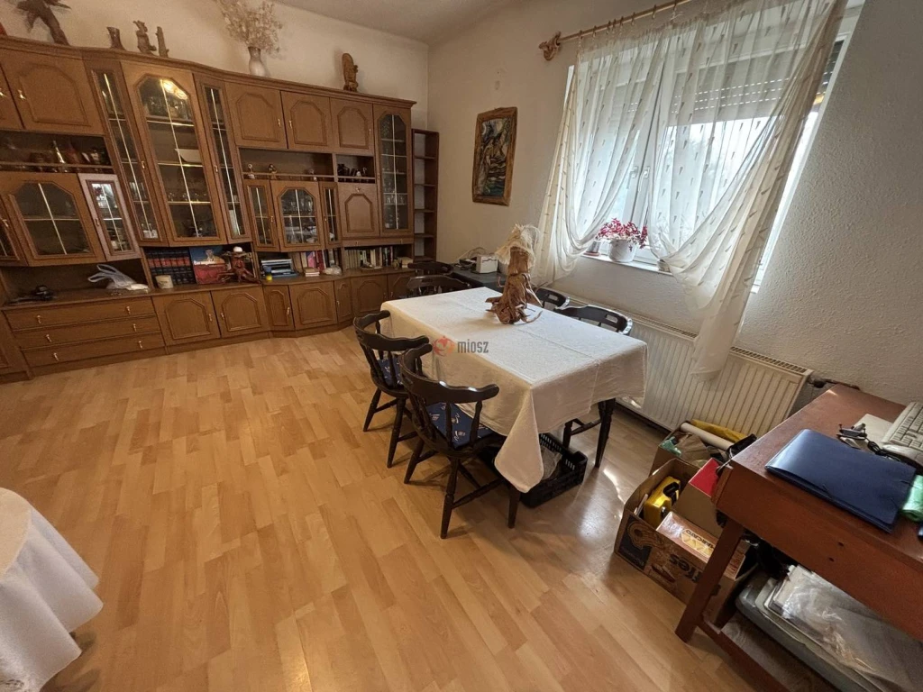 Eladó Családi ház, Erdőkertes,  Nincs megadva, 83nm, 82900000 Ft