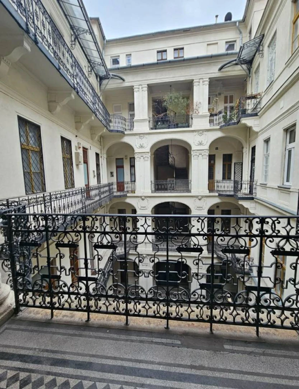 Eladó Téglalakás, Budapest VII. kerület, Erzsébetváros (Nagykörúton belül), 44nm, 79000000 Ft