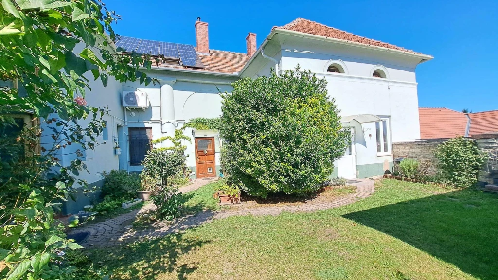 Eladó Téglalakás, Veszprém, Egyetemváros, 79nm, 82500000 Ft